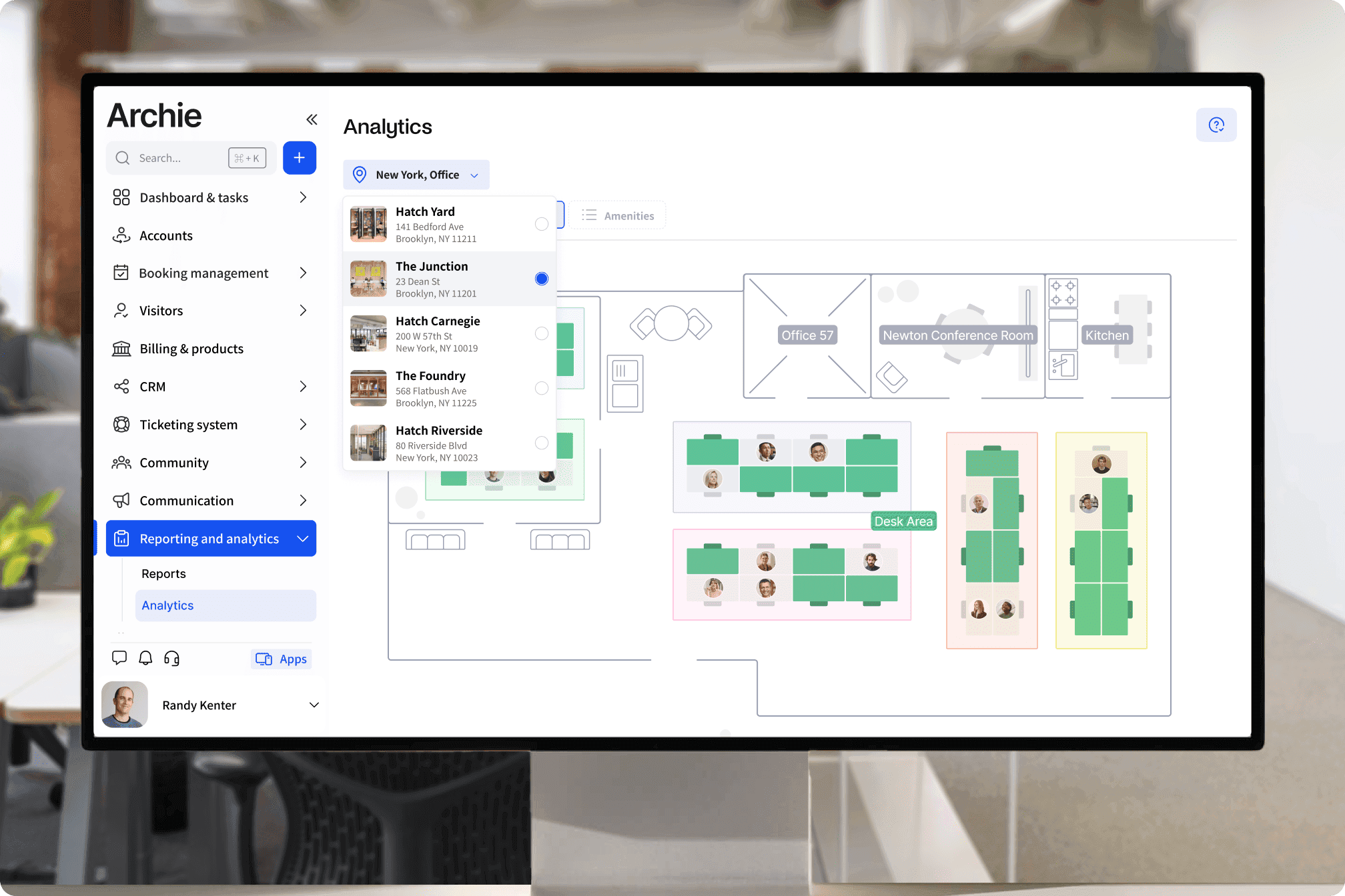 pictures.website-v3.alt.coworking-insights-hub-product-carousel-vertical-3-multi-location